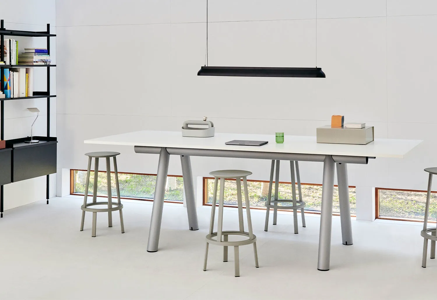 Boa Table, Medium
