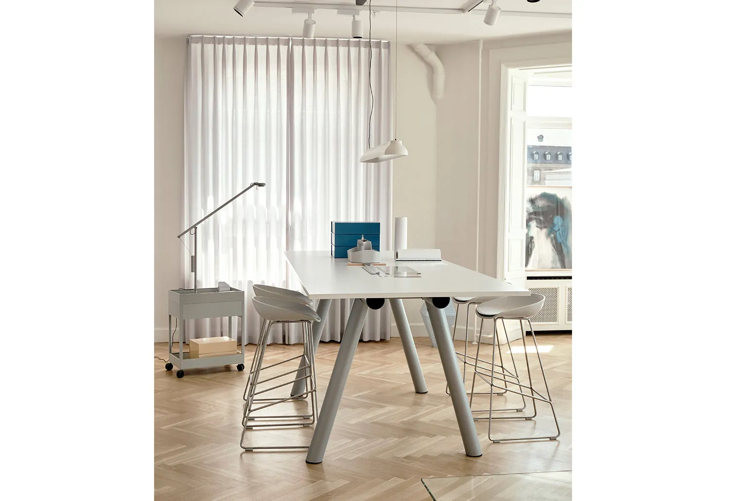 Boa Table, Medium
