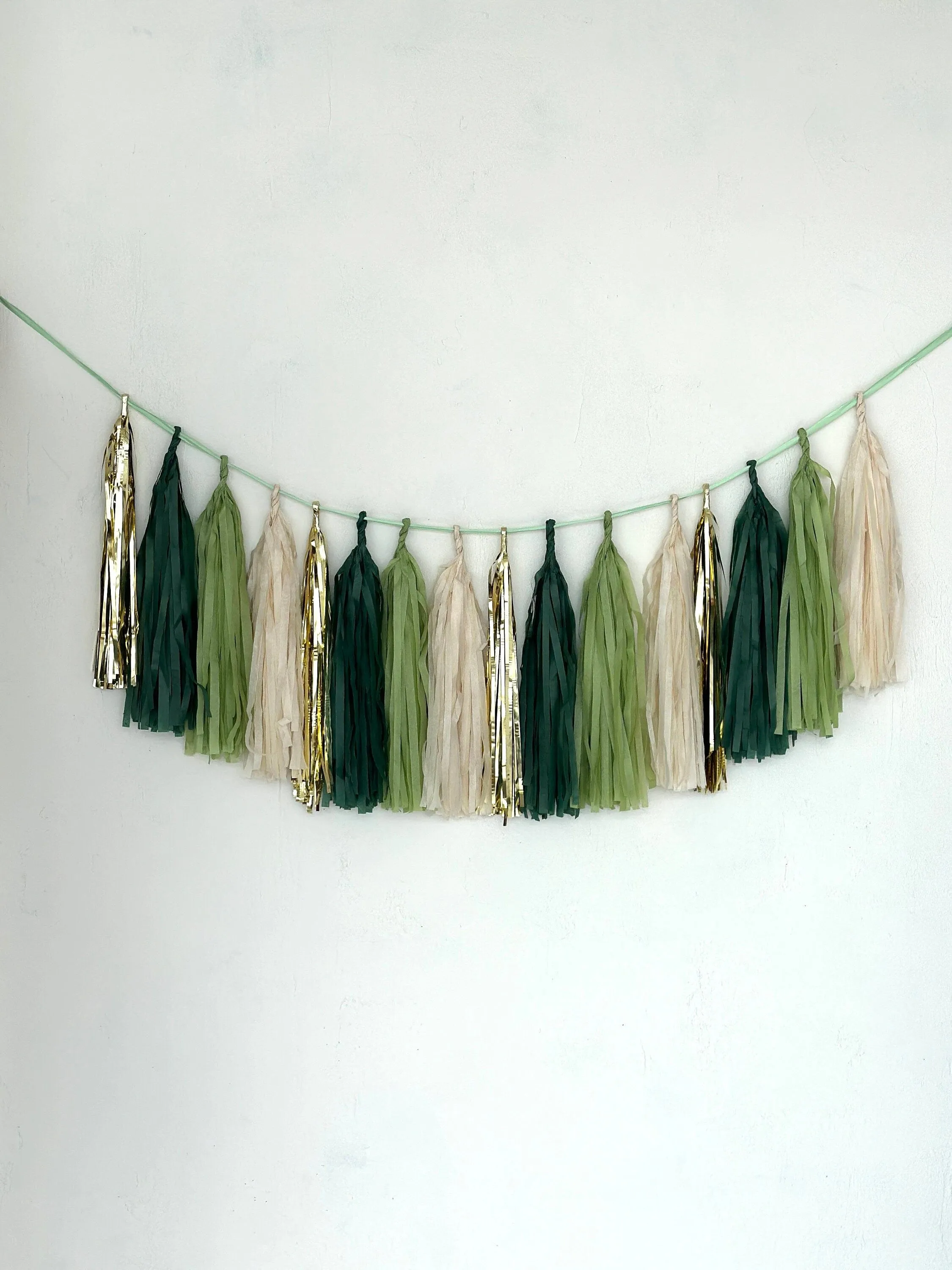 Green and gold Paper Tassel Garland finge bunting Birthday garland paper decorations Fringe garland baby shower bridal shower balloon tail