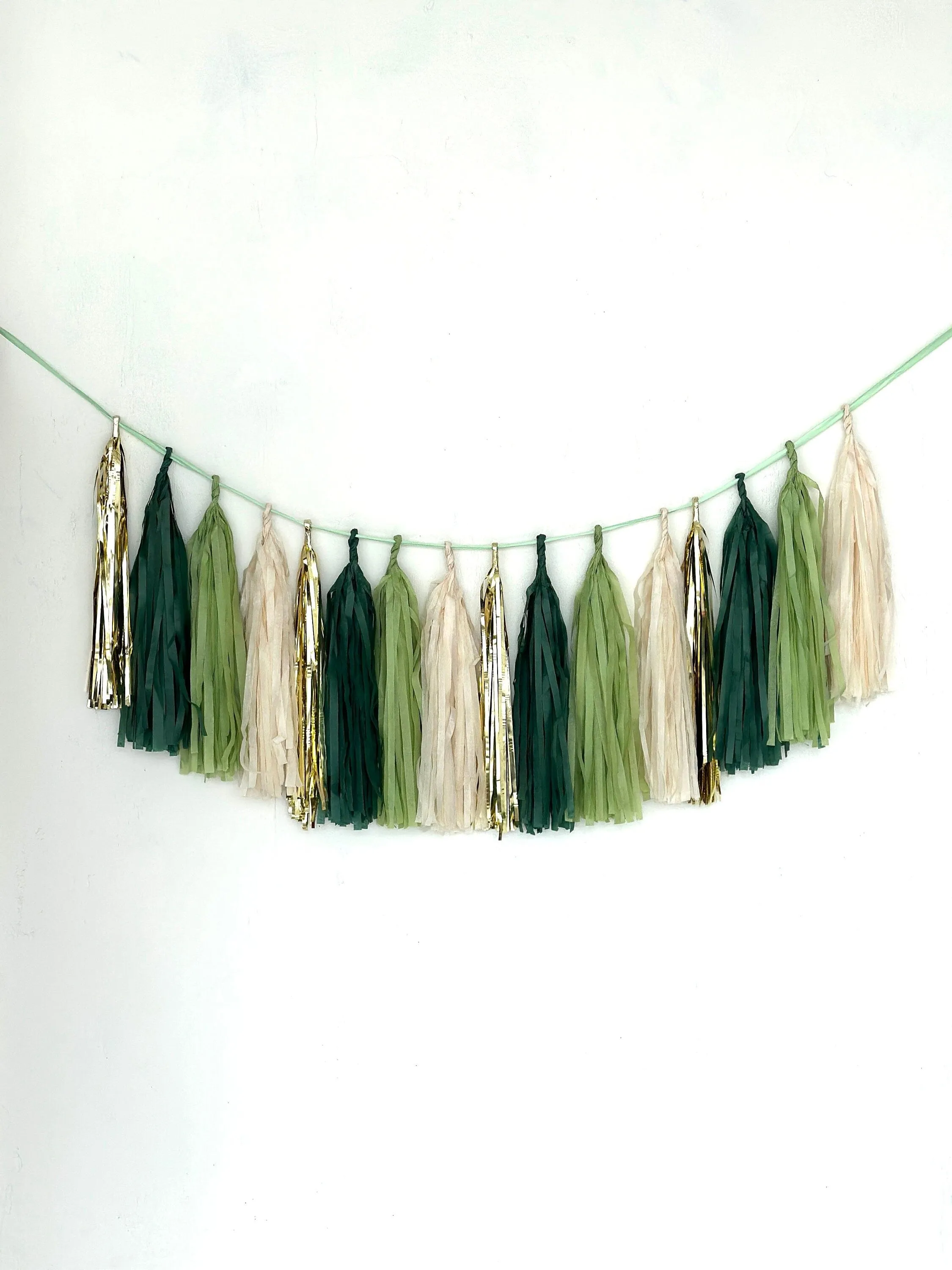 Green and gold Paper Tassel Garland finge bunting Birthday garland paper decorations Fringe garland baby shower bridal shower balloon tail