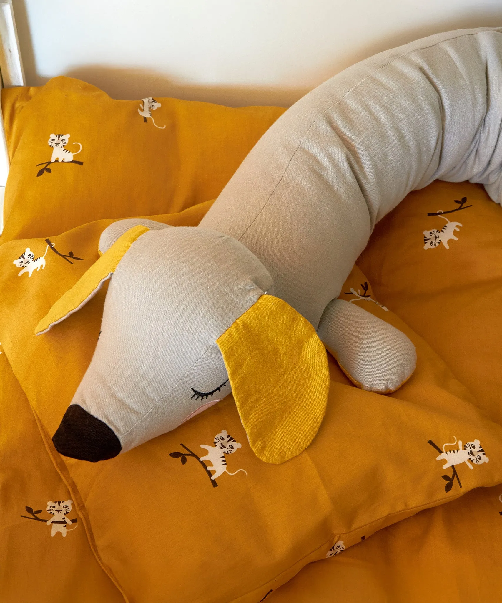 Roommate Lazy Dog Long Cushion