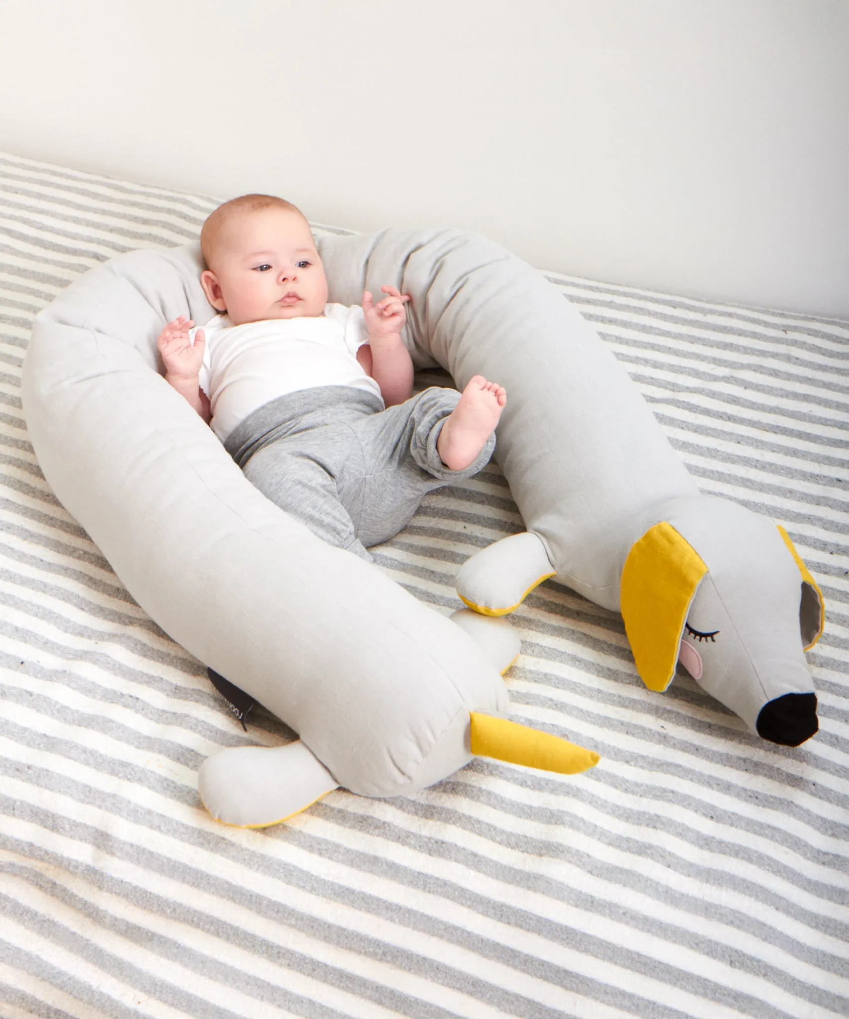 Roommate Lazy Dog Long Cushion