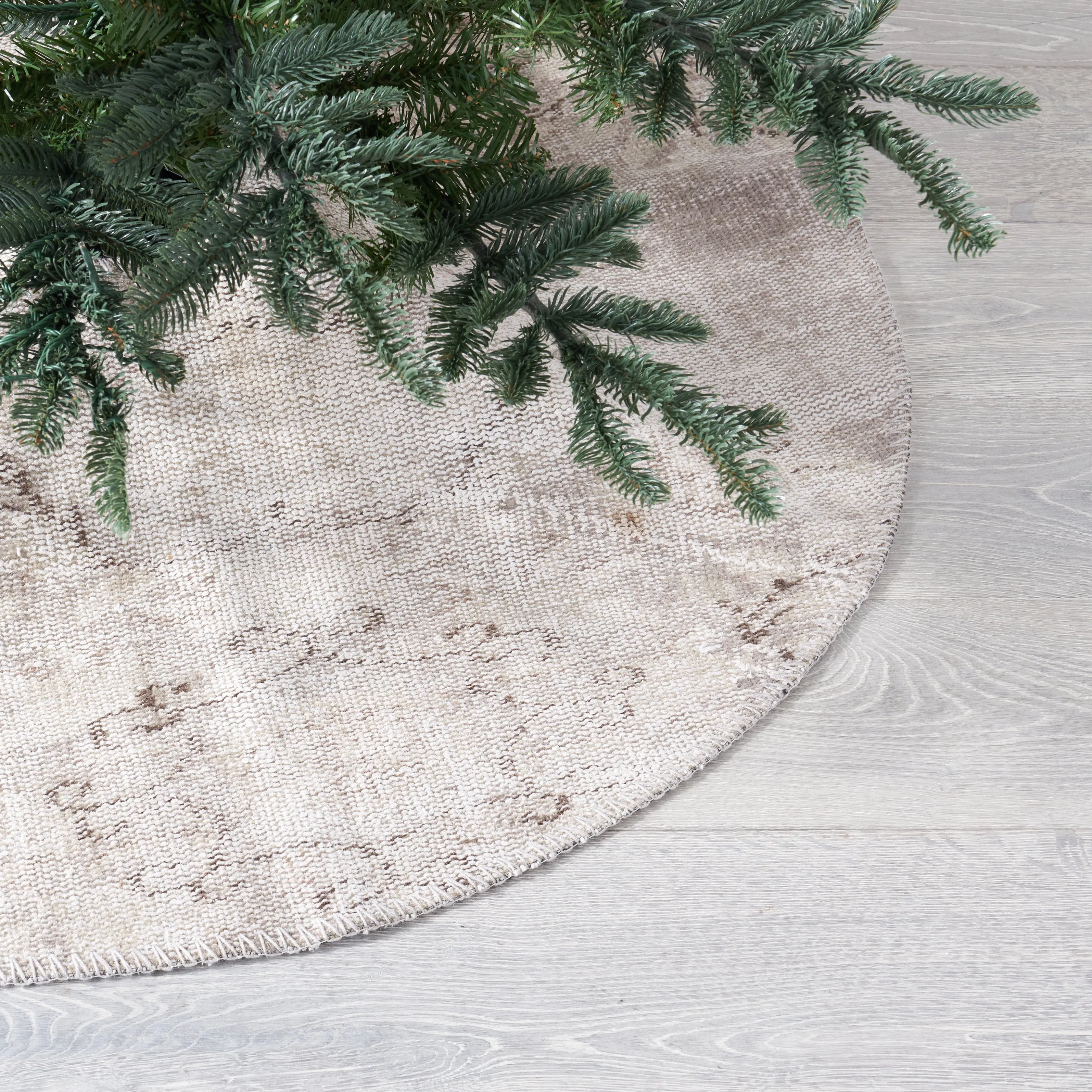Vintage Rug Tree Skirt